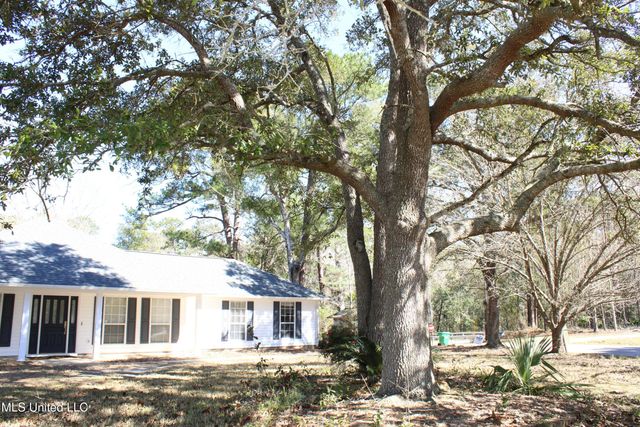 9300 Ridgeview Drive, Ocean Springs, MS 39564