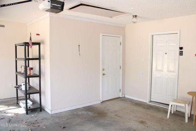 9300 Ridgeview Drive, Ocean Springs, MS 39564