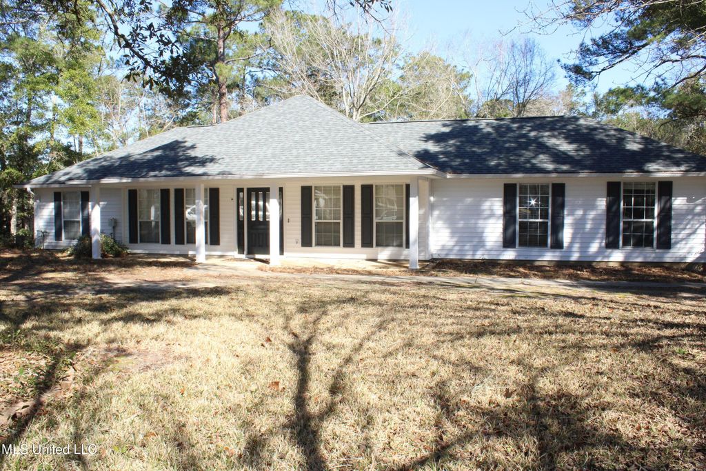 9300 Ridgeview Drive, Ocean Springs, MS 39564