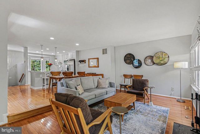 3738 BROOMSEDGE CT, Fairfax, VA 22033