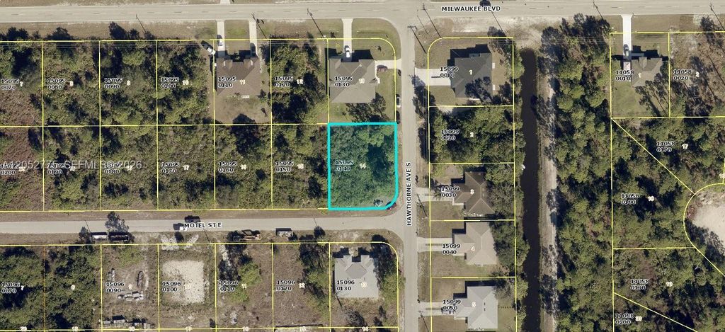885 E Motel Street, Lehigh Acres, FL 33974