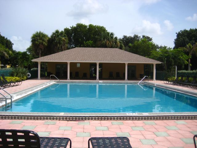 1437 MEADOWS Circle W 1437, Boynton Beach, FL 33436