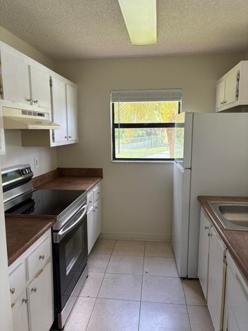 1437 MEADOWS Circle W 1437, Boynton Beach, FL 33436