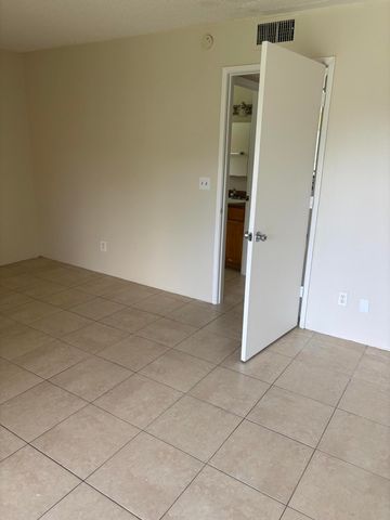 1437 MEADOWS Circle W 1437, Boynton Beach, FL 33436