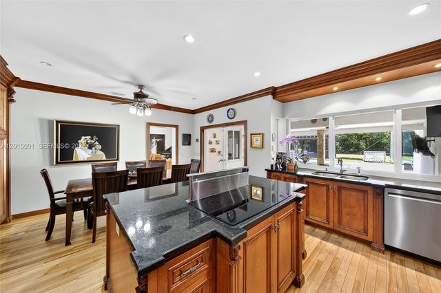 6650 SW 112th St, Pinecrest, FL 33156