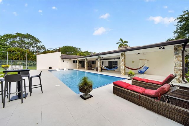 6650 SW 112th St, Pinecrest, FL 33156