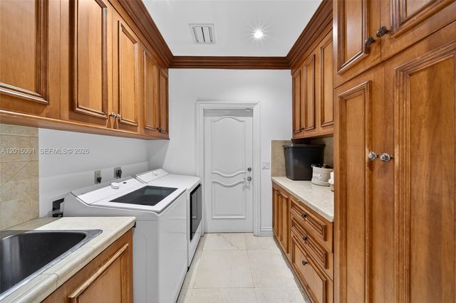 6650 SW 112th St, Pinecrest, FL 33156