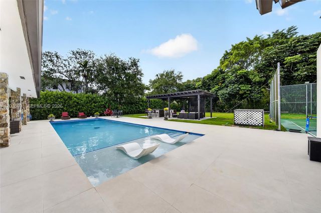 6650 SW 112th St, Pinecrest, FL 33156