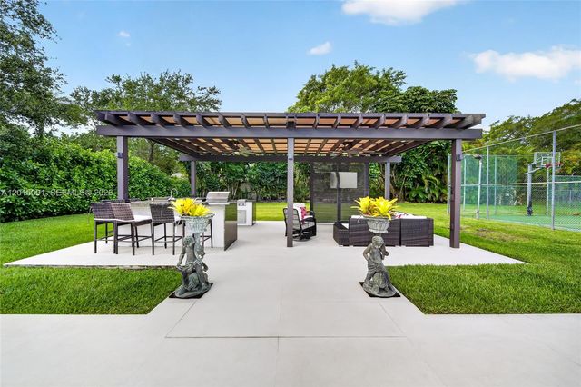 6650 SW 112th St, Pinecrest, FL 33156
