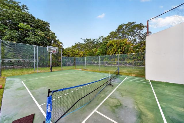 6650 SW 112th St, Pinecrest, FL 33156