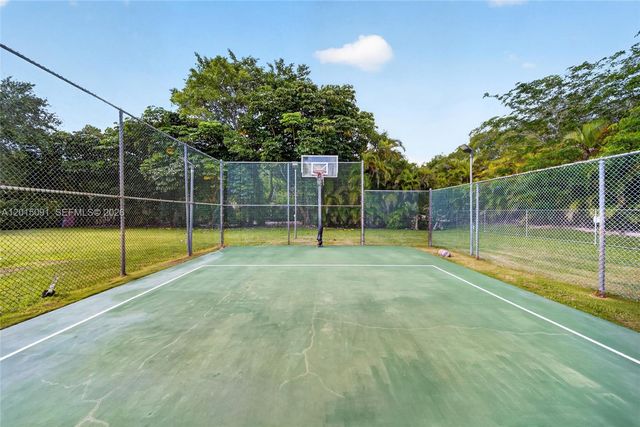 6650 SW 112th St, Pinecrest, FL 33156