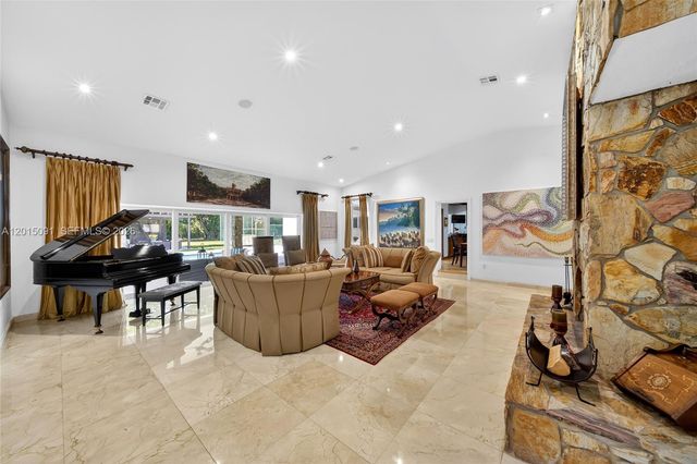 6650 SW 112th St, Pinecrest, FL 33156