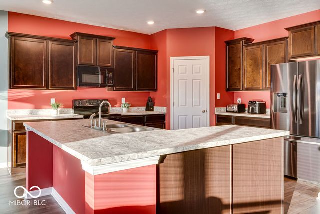 578 N Crystal Drive, Fortville, IN 46040