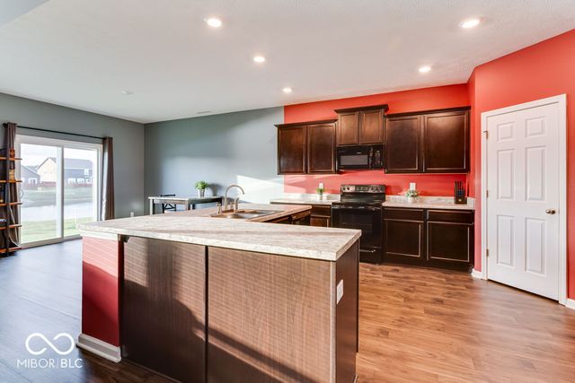 578 N Crystal Drive, Fortville, IN 46040