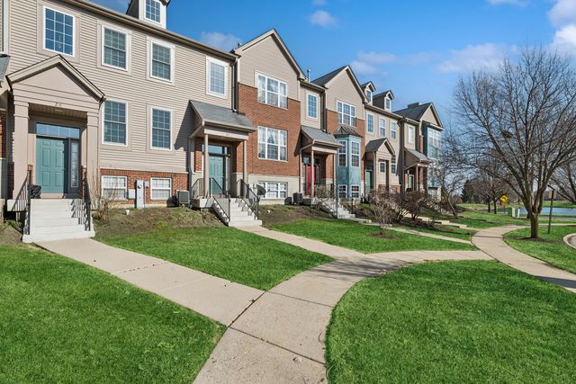 24 Village Station Lane, Grayslake, IL 60030