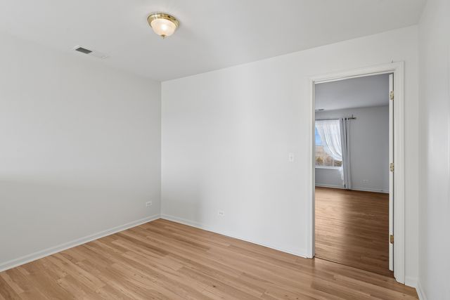 24 Village Station Lane, Grayslake, IL 60030