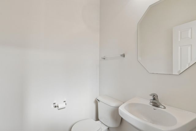 24 Village Station Lane, Grayslake, IL 60030