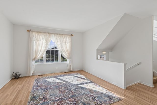 24 Village Station Lane, Grayslake, IL 60030