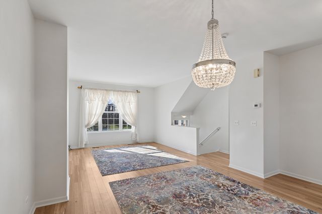 24 Village Station Lane, Grayslake, IL 60030