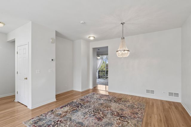 24 Village Station Lane, Grayslake, IL 60030