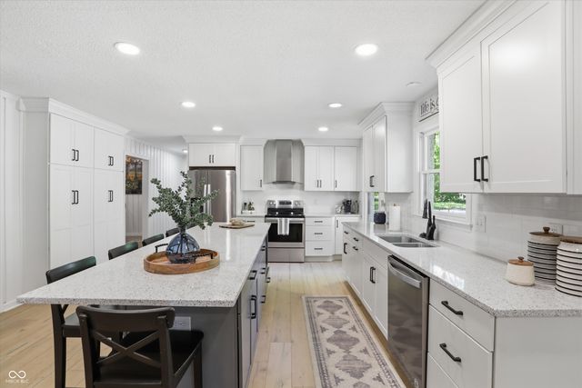 9130 Kenwood Drive, Indianapolis, IN 46260
