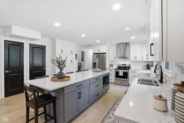 9130 Kenwood Drive, Indianapolis, IN 46260