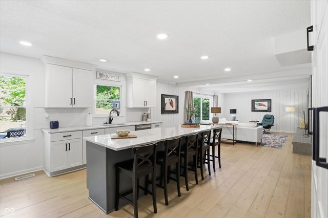 9130 Kenwood Drive, Indianapolis, IN 46260