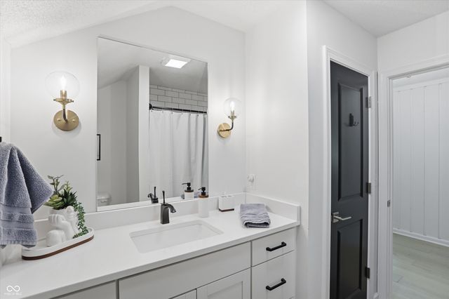 9130 Kenwood Drive, Indianapolis, IN 46260
