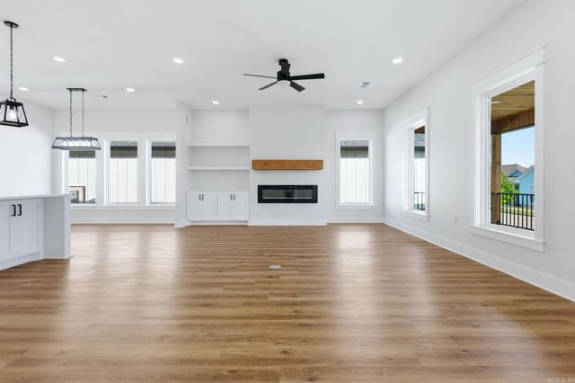 225 B Street, Bryant, AR 72022