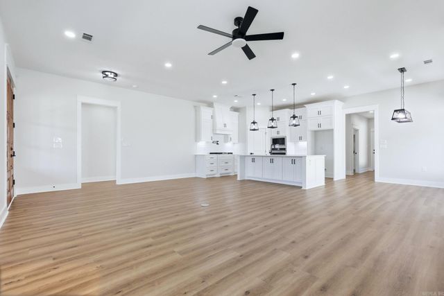 225 B Street, Bryant, AR 72022