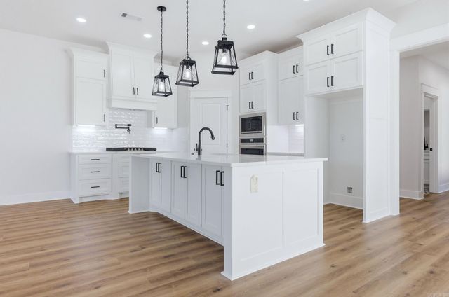 225 B Street, Bryant, AR 72022