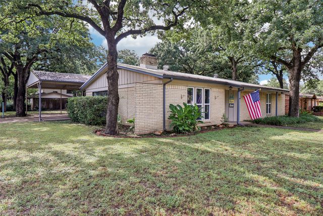 236 Cooper Drive, Hurst, TX 76053