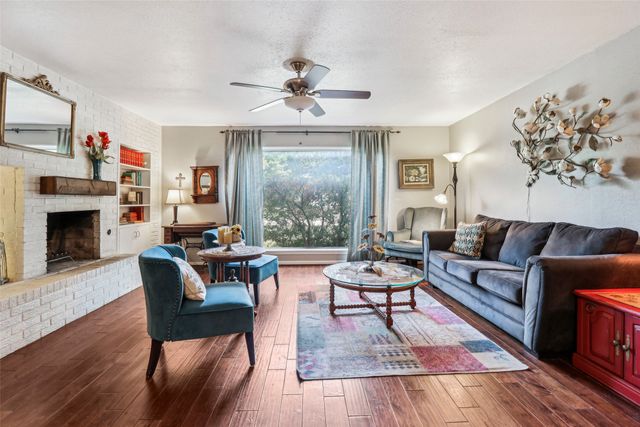 236 Cooper Drive, Hurst, TX 76053