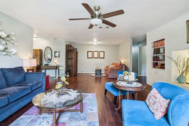 236 Cooper Drive, Hurst, TX 76053