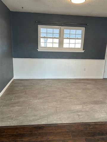 3028 NE Pioneer Park, Lawton, OK 73507