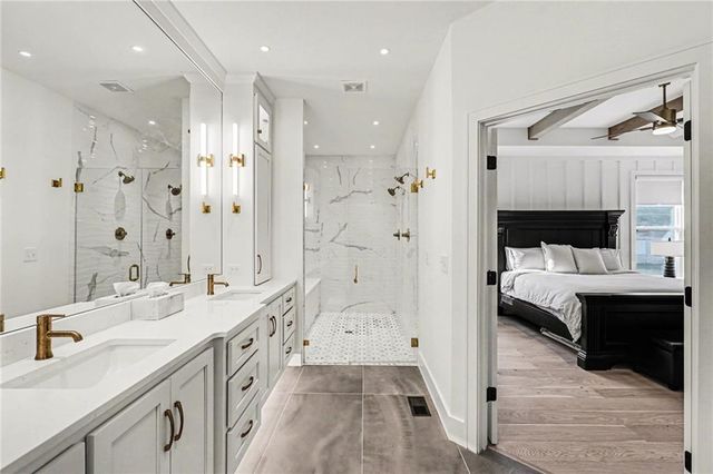 525 NE Sienna Place, Lee's Summit, MO 64064