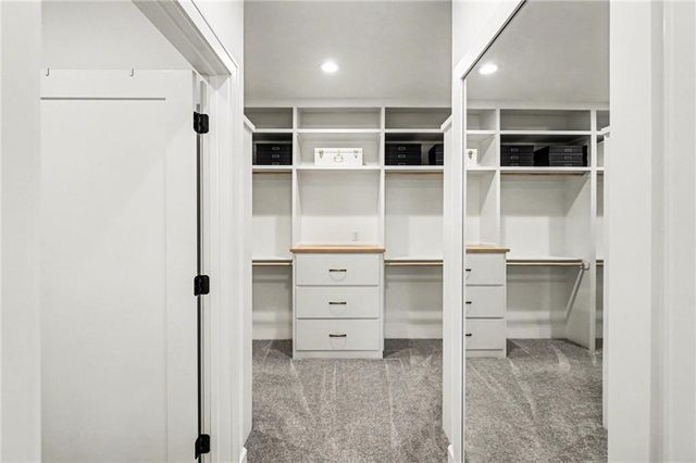 525 NE Sienna Place, Lee's Summit, MO 64064