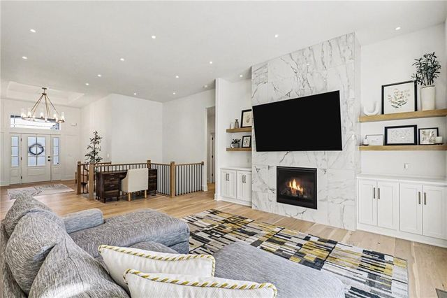 525 NE Sienna Place, Lee's Summit, MO 64064