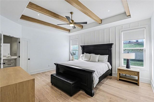 525 NE Sienna Place, Lee's Summit, MO 64064