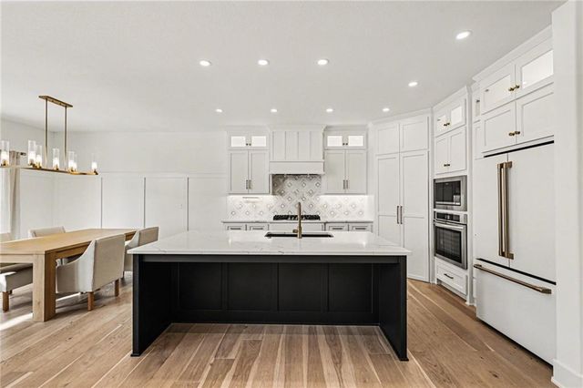 525 NE Sienna Place, Lee's Summit, MO 64064