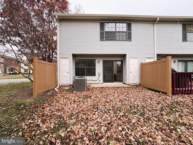 1 LYON LA, Franklin Park, NJ 08823