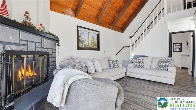 6401 Marvin Gardens, Coolbaugh Twp, PA 18466