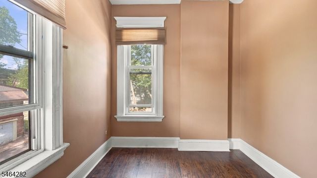 12 Church Pl, East Orange City, NJ 07017