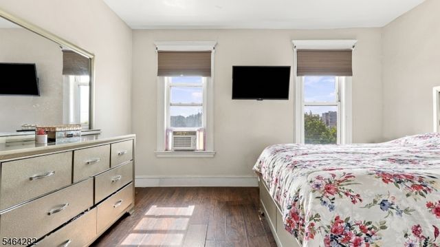 12 Church Pl, East Orange City, NJ 07017