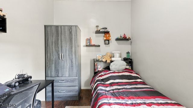 12 Church Pl, East Orange City, NJ 07017