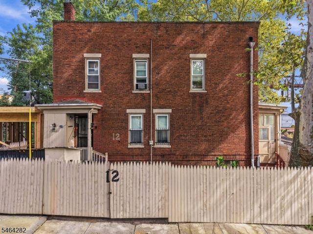 12 Church Pl, East Orange City, NJ 07017