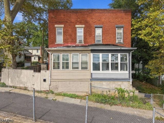 12 Church Pl, East Orange City, NJ 07017