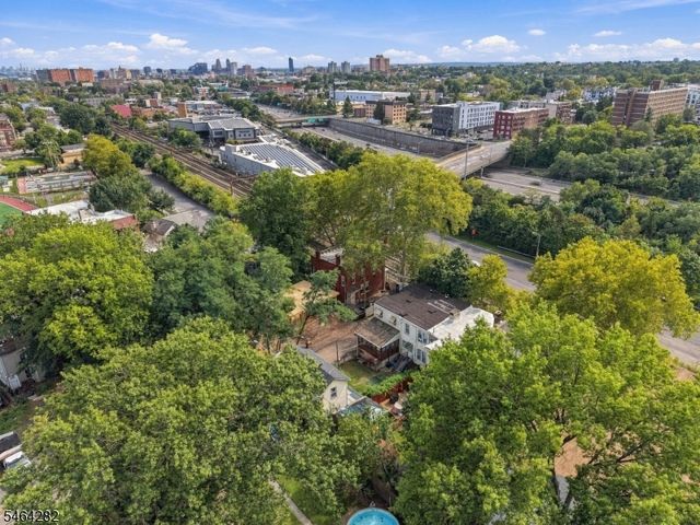 12 Church Pl, East Orange City, NJ 07017