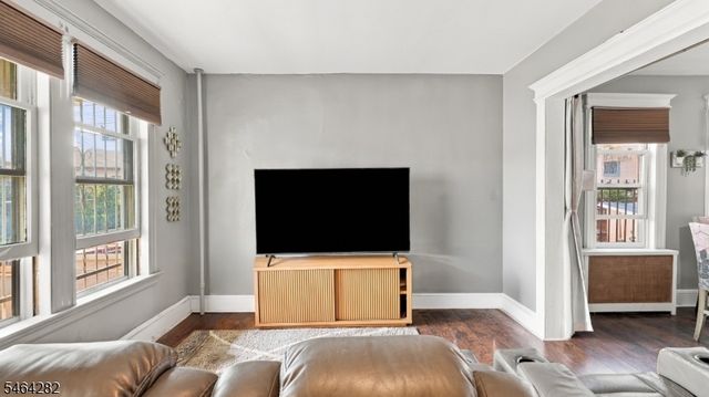 12 Church Pl, East Orange City, NJ 07017