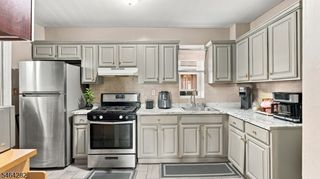 12 Church Pl, East Orange City, NJ 07017